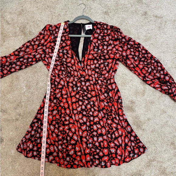 NWT Buddy Love Parker Deep V-Neck Dress - Red Cherry Bomb  Abstract Art To Wear - Picture 8 of 12